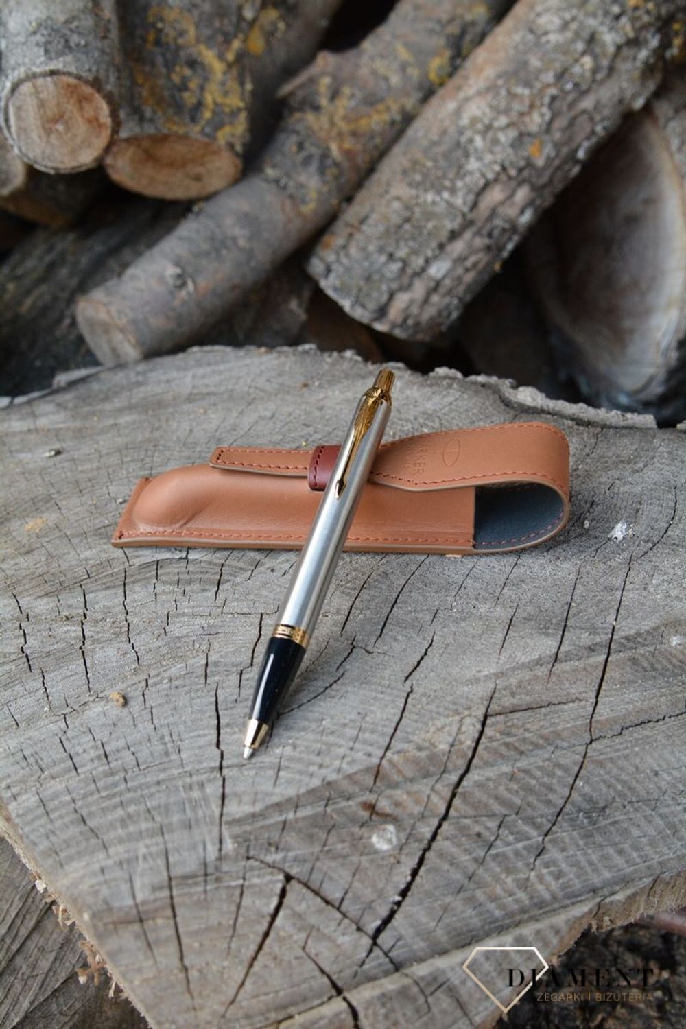 Zestaw prezentowy Parker Długopis srebrny Parker 1931670 z Etui brązowe Parker. Prezent dla nauczyciela. Prezent dla magistra. Długopisy Parker  (8).JPG